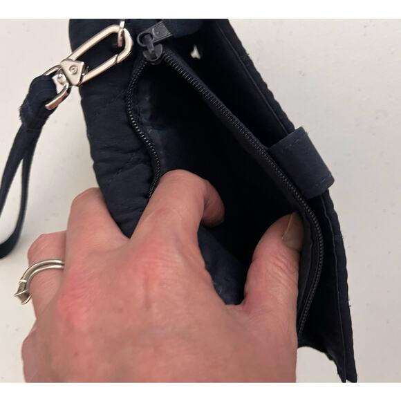 Vera Bradley Tech RFID Smartphone Wristlet Protection Classic Navy - Picture 6 of 10